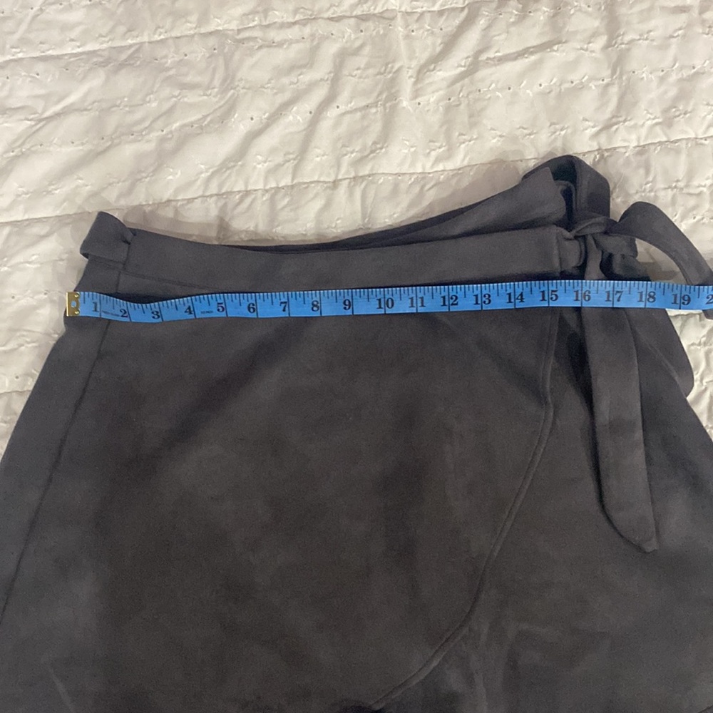 Lulu’s Skirt - Picture 3 of 6